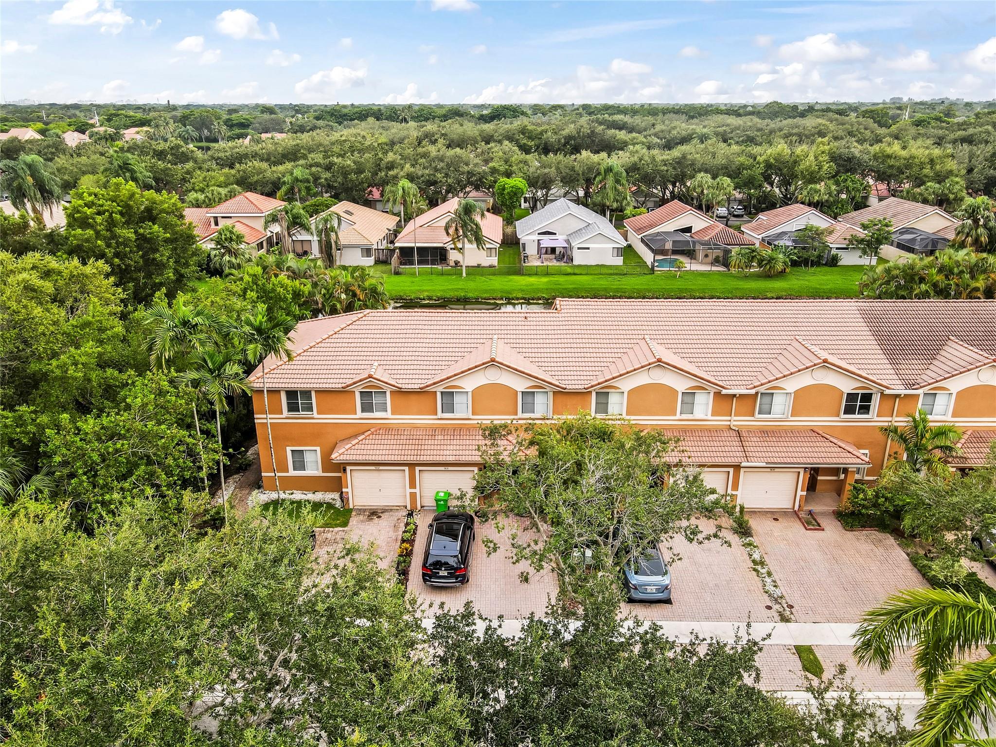 Sunset Plaza 152-48 B - Residential Lease