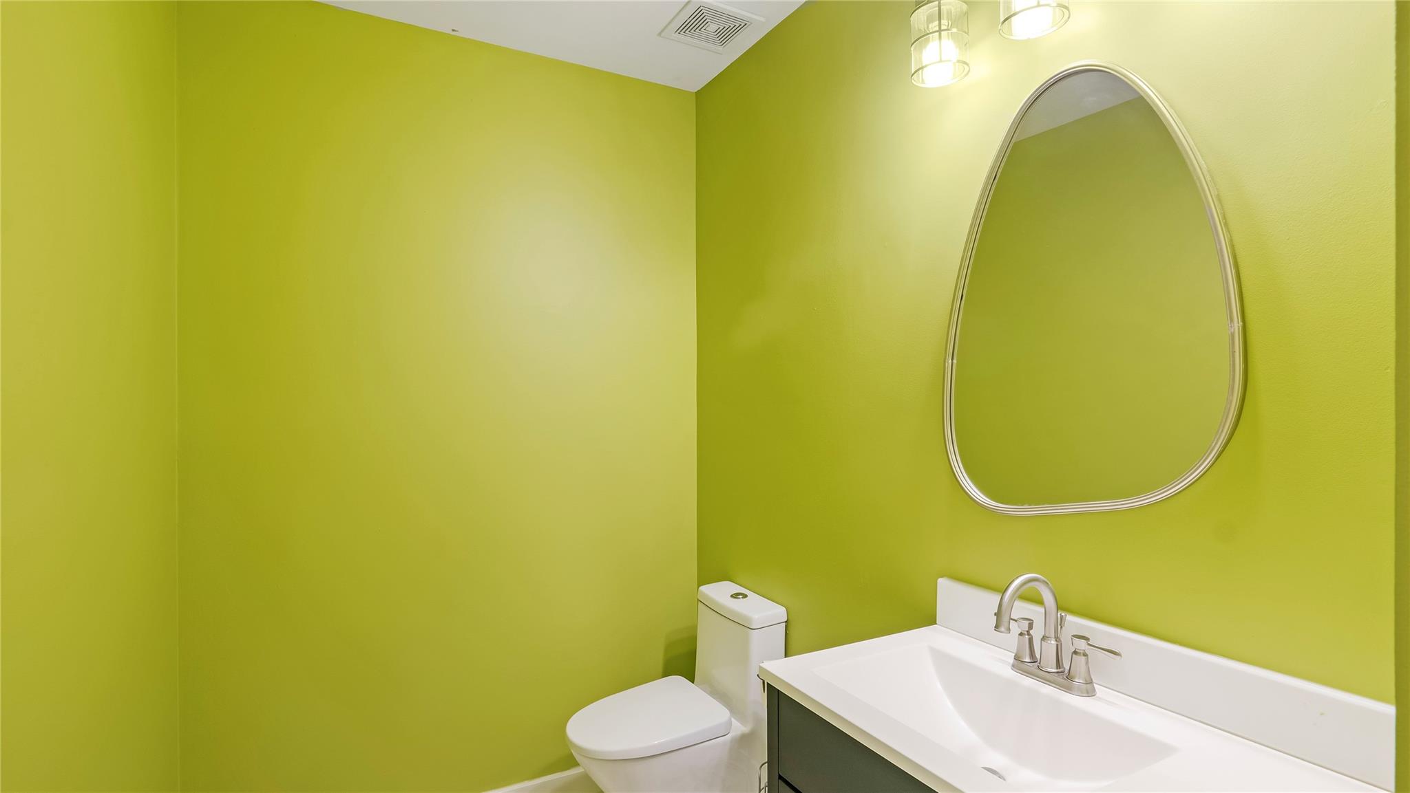 Sunset Plaza 152-48 B - Residential Lease