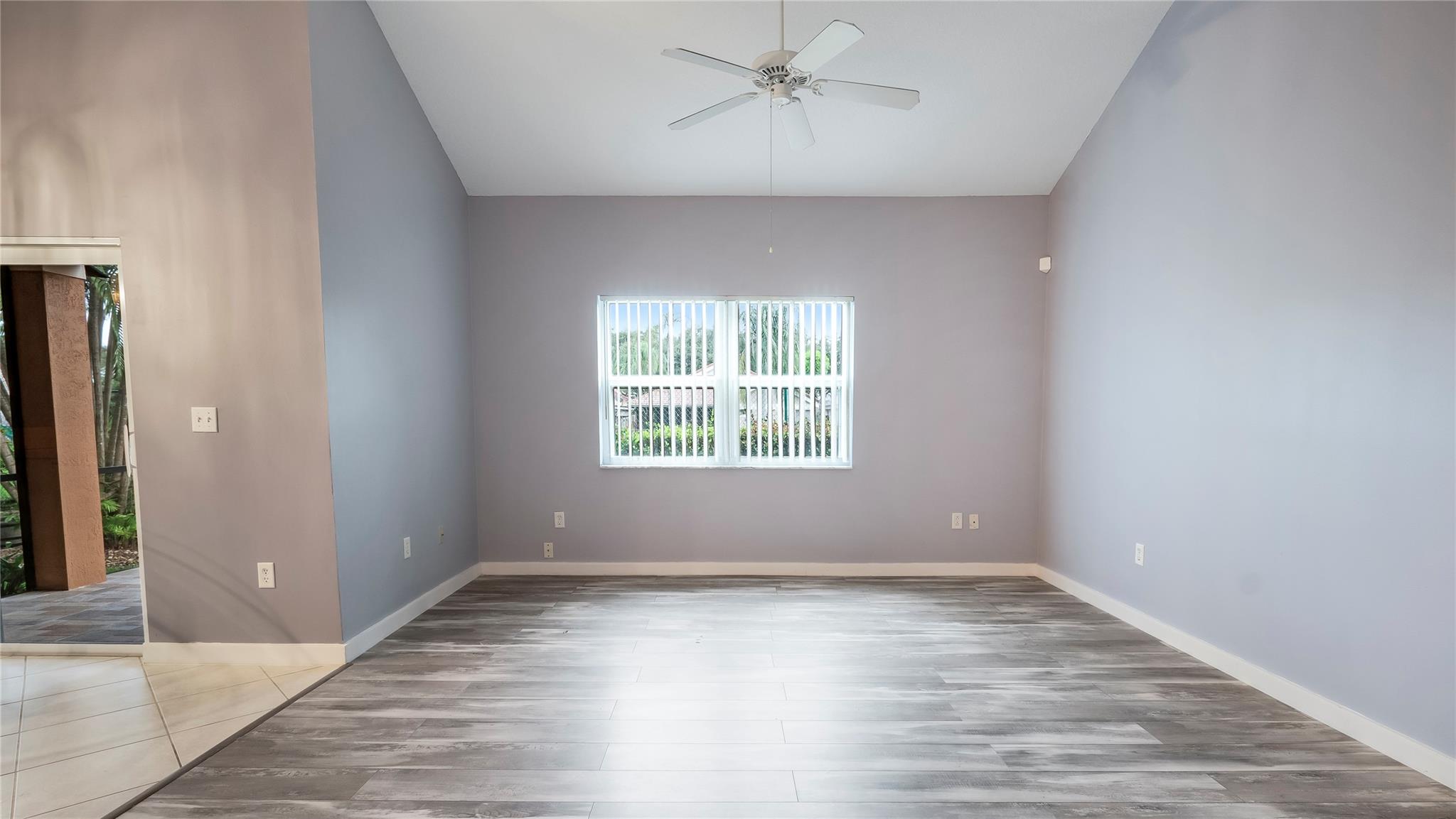 Sunset Plaza 152-48 B - Residential Lease