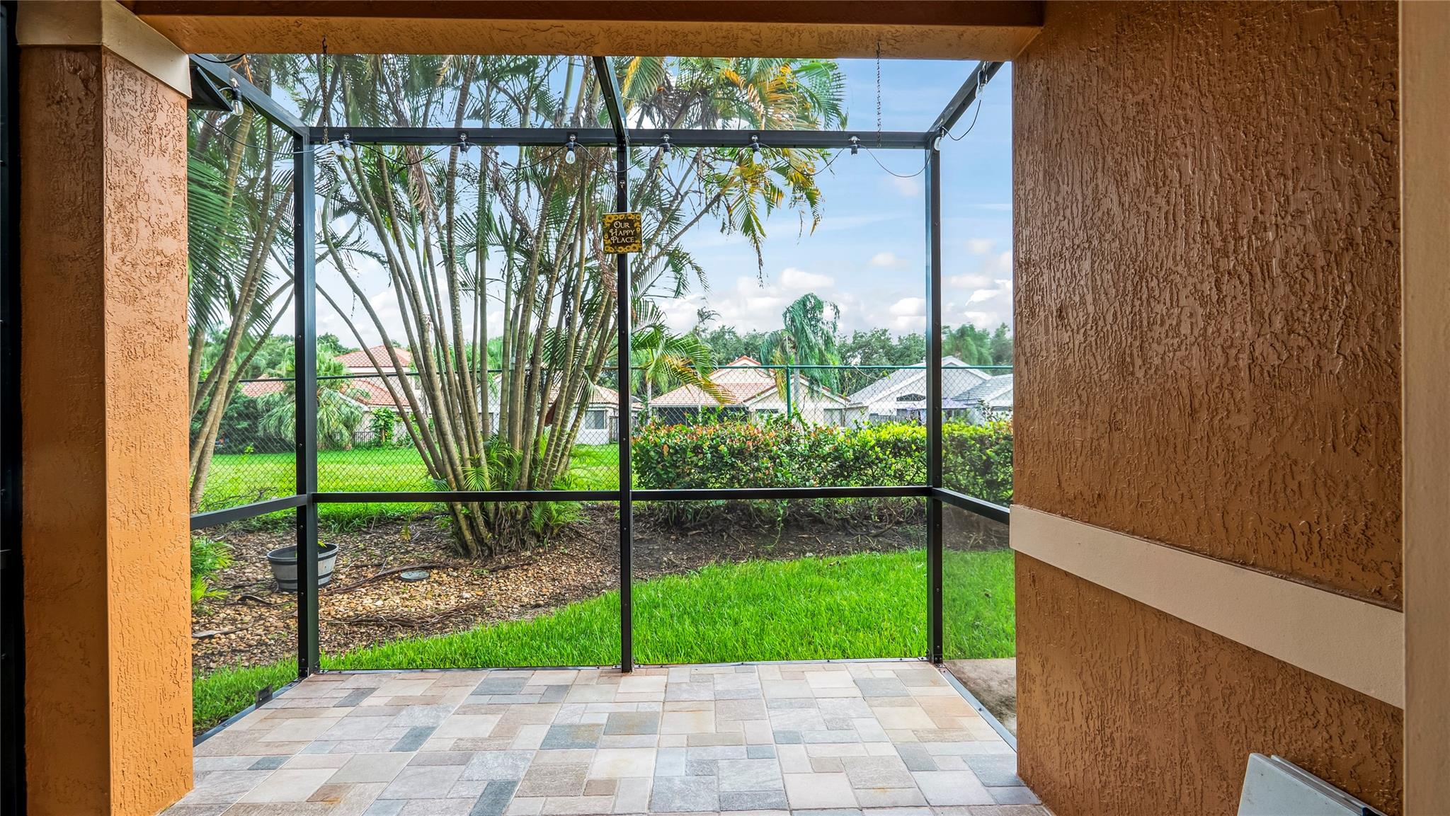 Sunset Plaza 152-48 B - Residential Lease