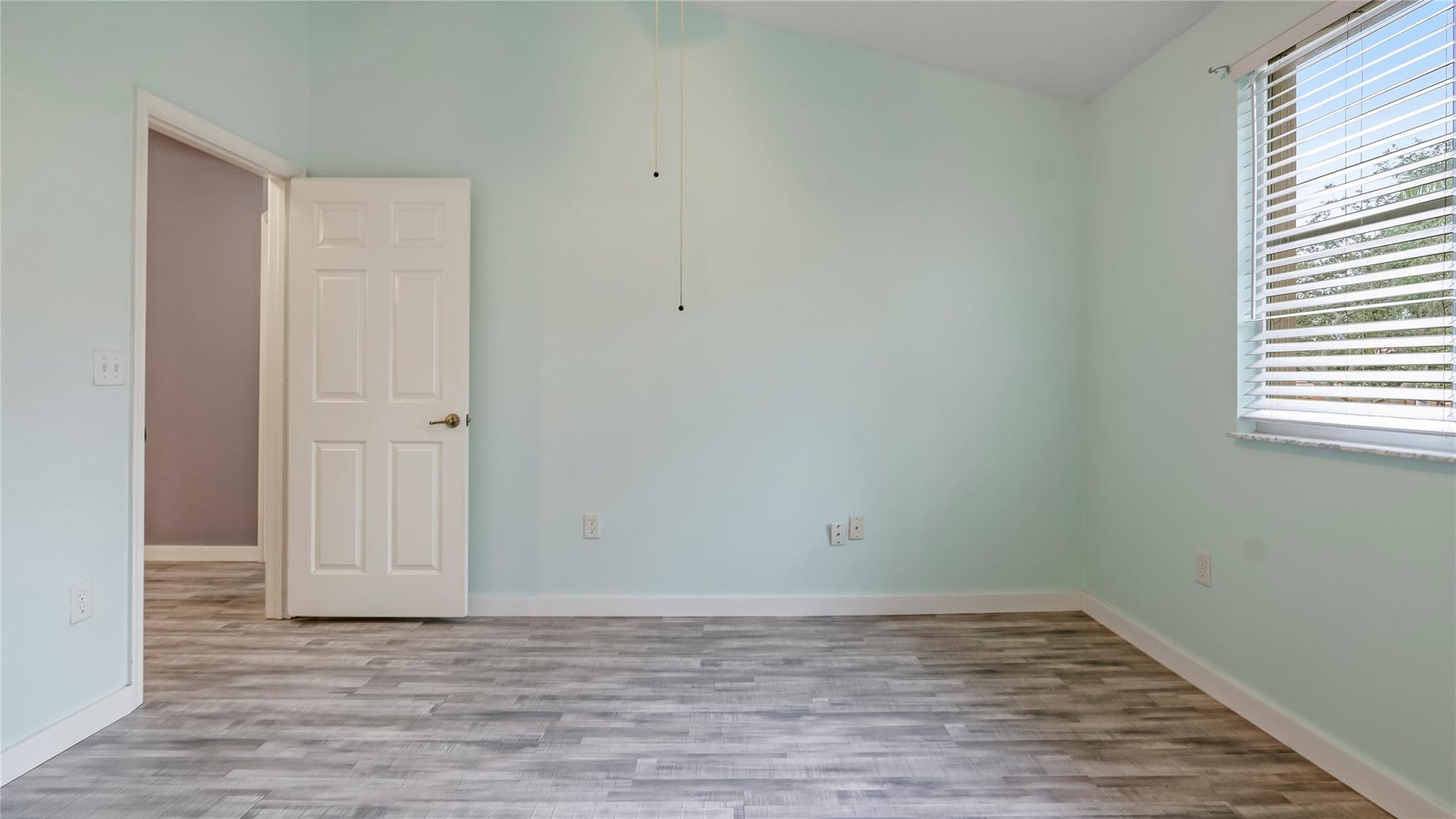 Sunset Plaza 152-48 B - Residential Lease