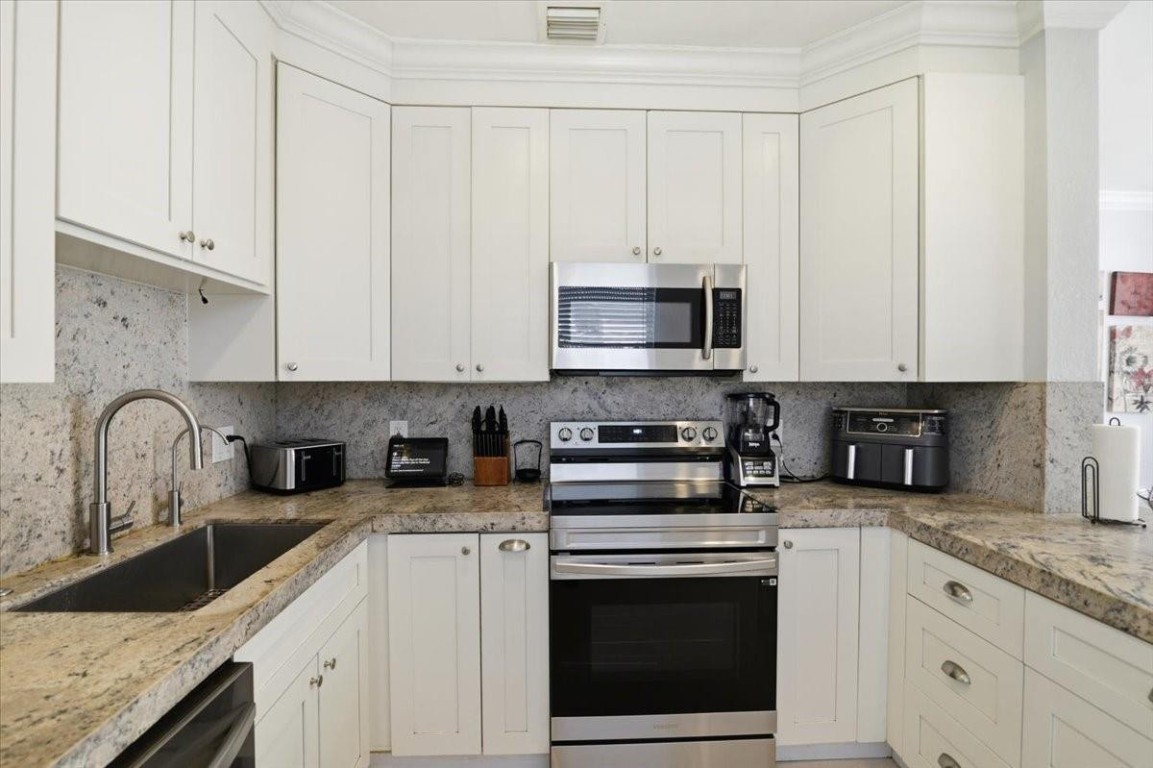 Sterling Place-Pembroke S - Residential