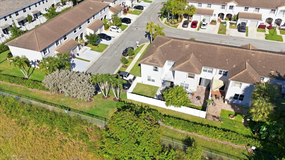 Sterling Place-Pembroke S - Residential