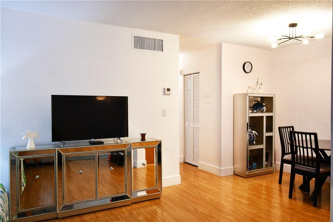 Dewey Condo - Residential