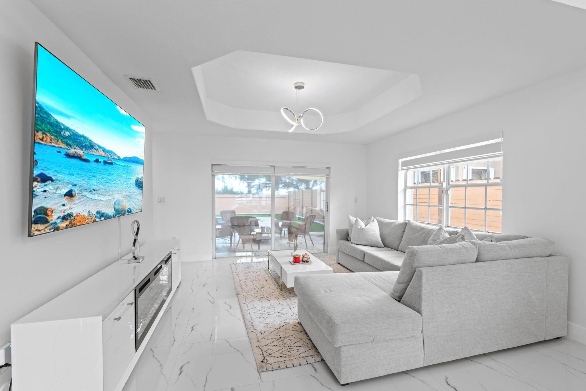 FOREST LAKES ESTATES SEC - Residential