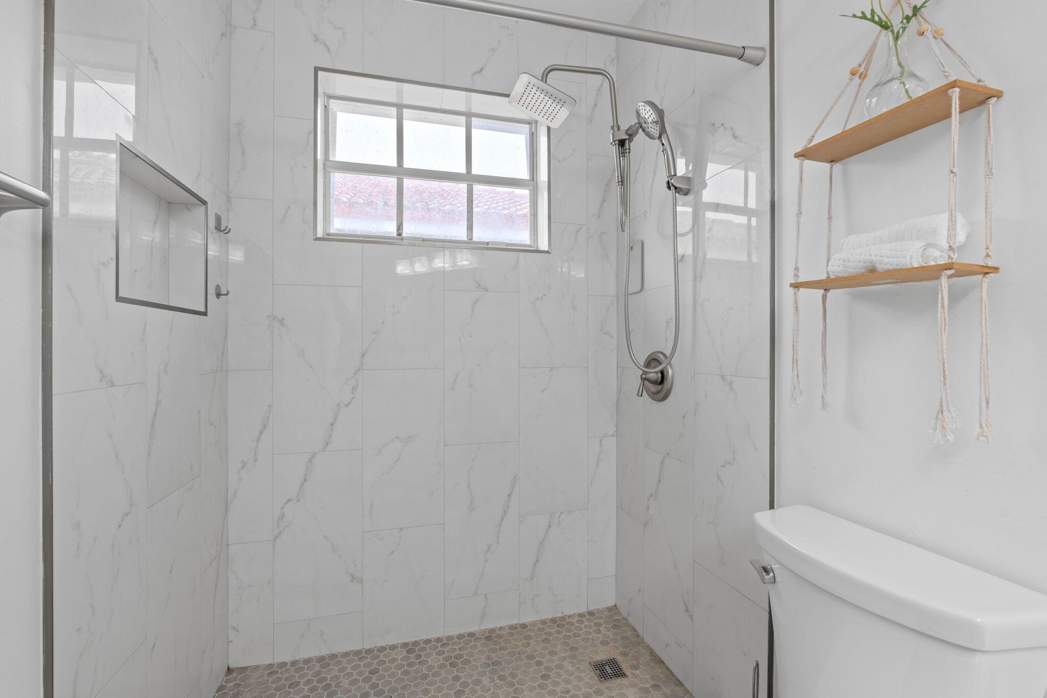 FOREST LAKES ESTATES SEC - Residential