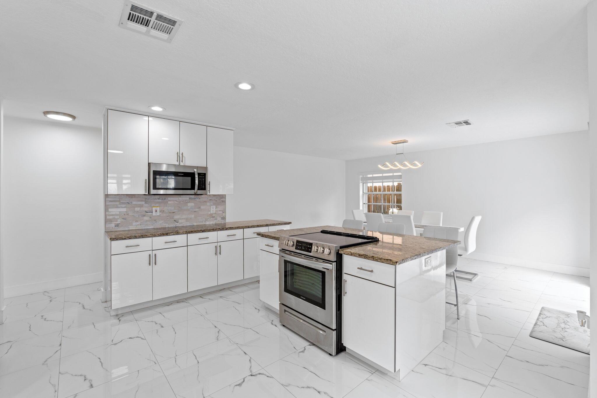 FOREST LAKES ESTATES SEC - Residential