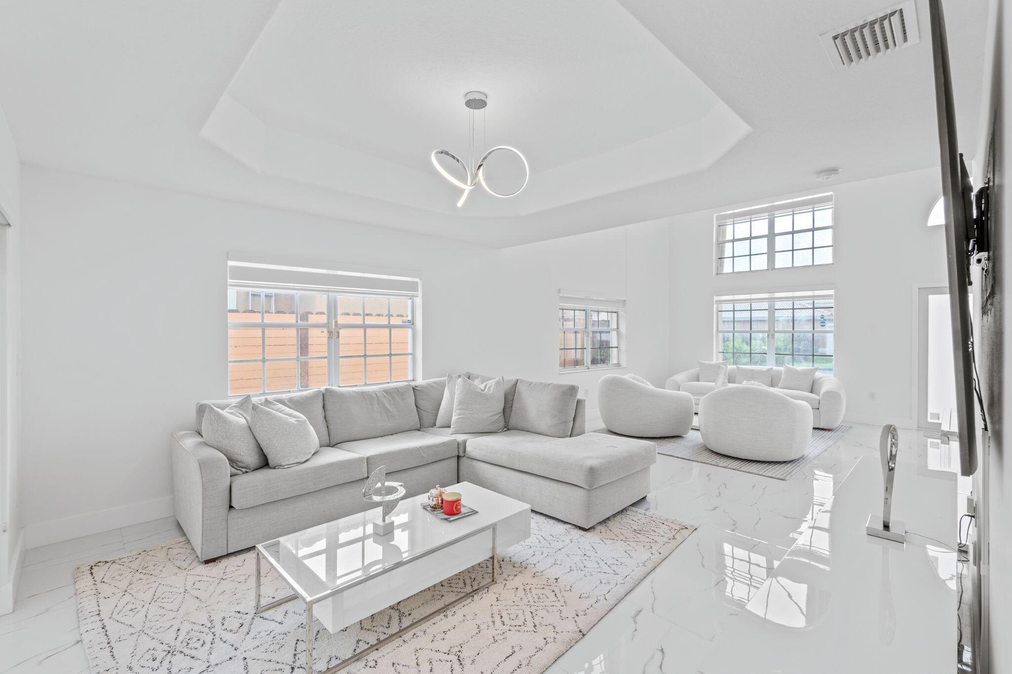 FOREST LAKES ESTATES SEC - Residential