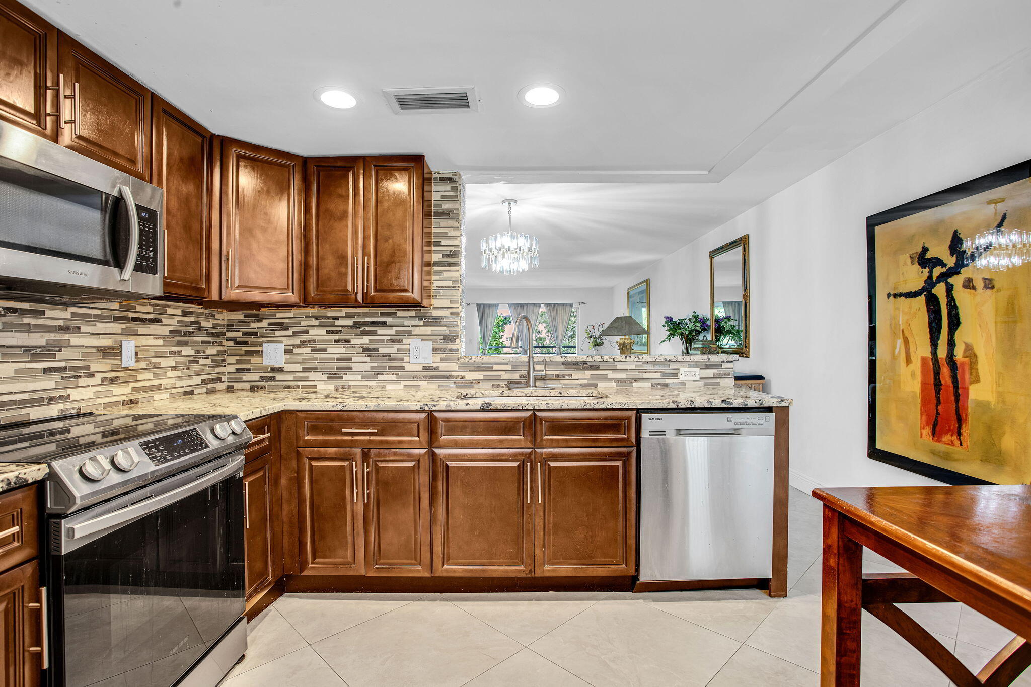2804 VICTORIA Way C3
