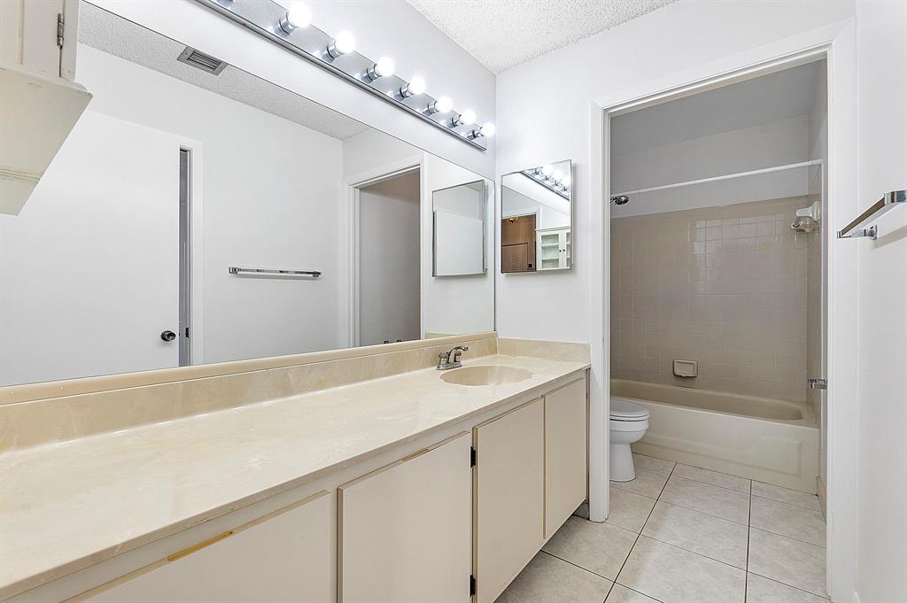 BOYNTON LAKES 2 - Residential