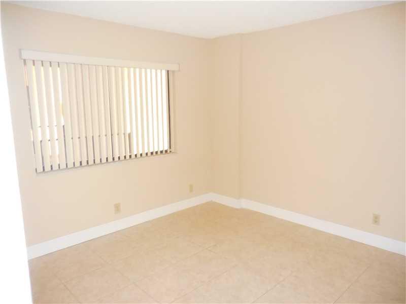 HAMPTONS WEST - Residential