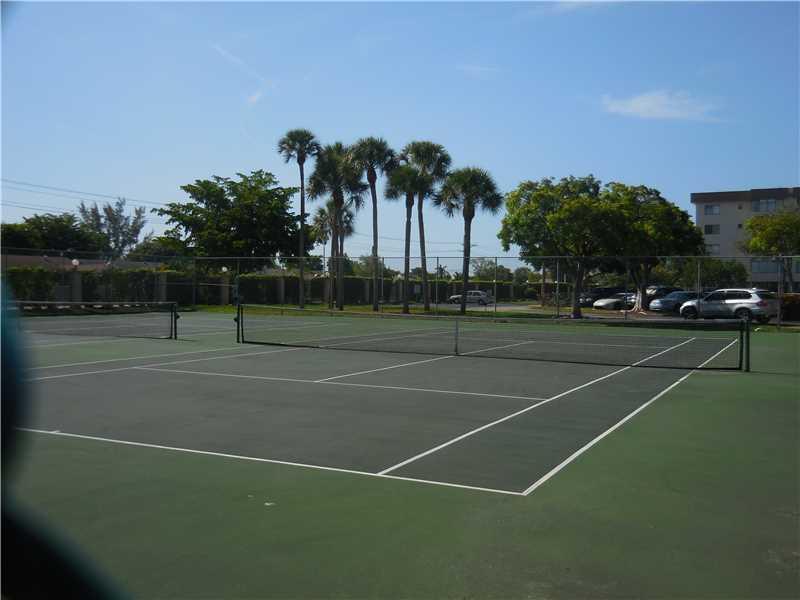 HAMPTONS WEST - Residential