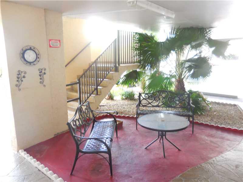 HAMPTONS WEST - Residential