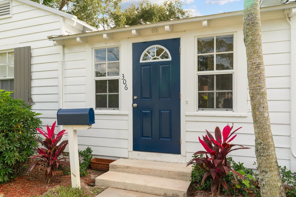 Photo of 306 34th Street, West Palm Beach, FL 33407 (MLS # B26009737)