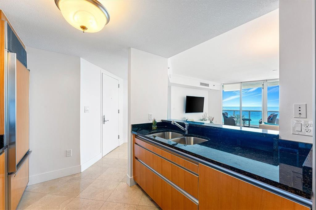 OCEAN FOUR CONDO - Residential Lease