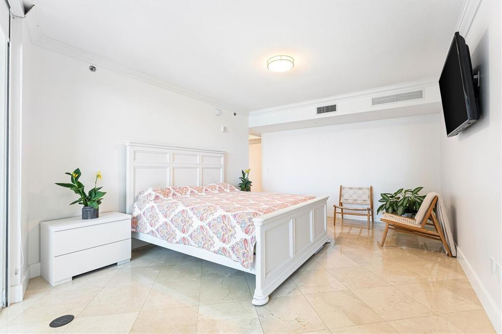 OCEAN FOUR CONDO - Residential Lease