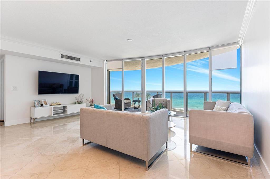 OCEAN FOUR CONDO - Residential Lease