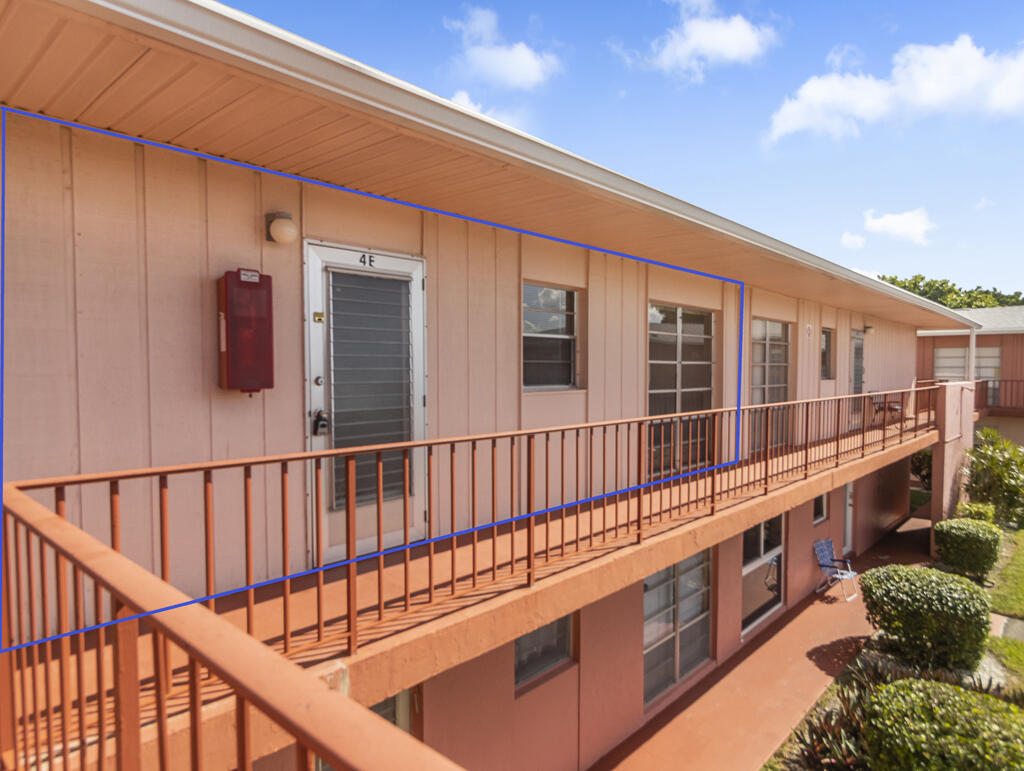 Century Village - GOLFS EDGE CONDOS A THRU G - Residential