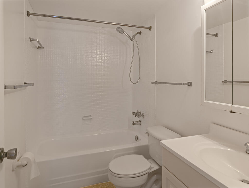 Century Village - GOLFS EDGE CONDOS A THRU G - Residential