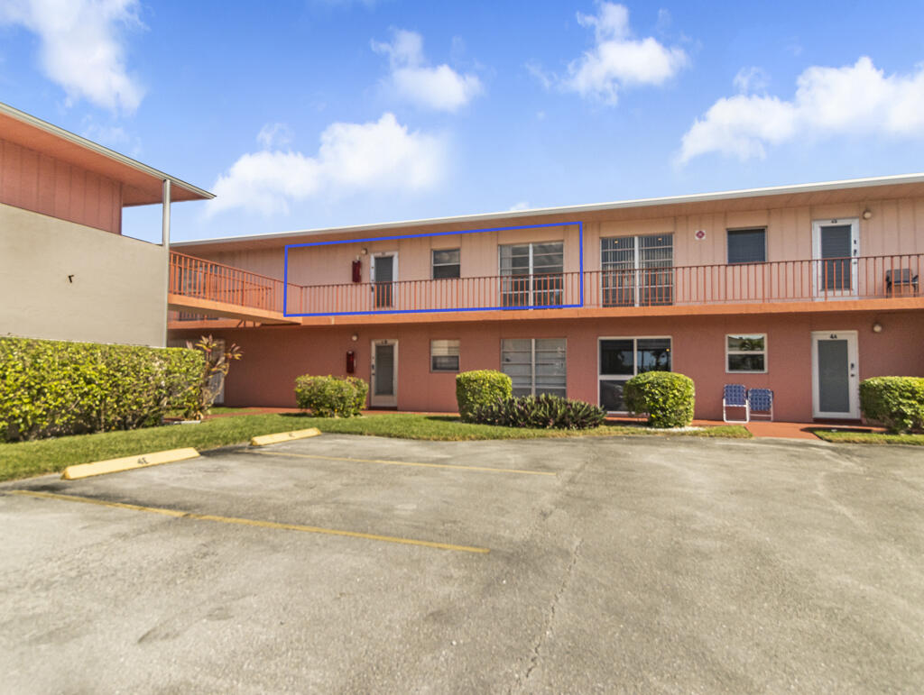 Century Village - GOLFS EDGE CONDOS A THRU G - Residential