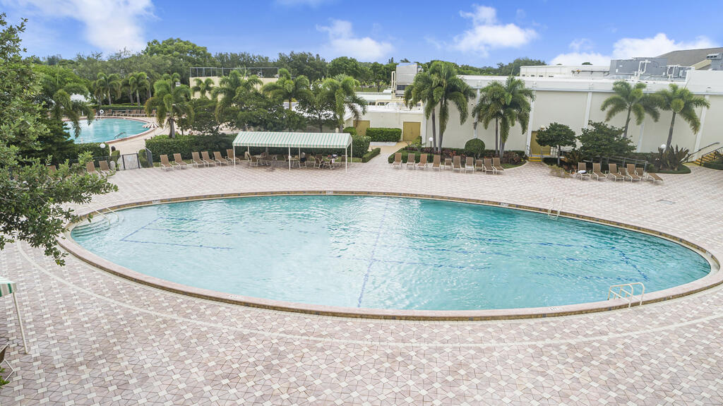 Century Village - GOLFS EDGE CONDOS A THRU G - Residential