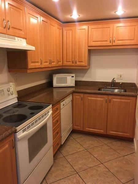 One bedroom condo with one and a half bathroom. Completely updated and ready to move in. Granite counter-tops in all surfaces and tile throughout. The apartment does not have a balcony. first floor. Close to I-95, just a 5 minute drive to the beach. Washer and Dryer available. The perfect location for you!