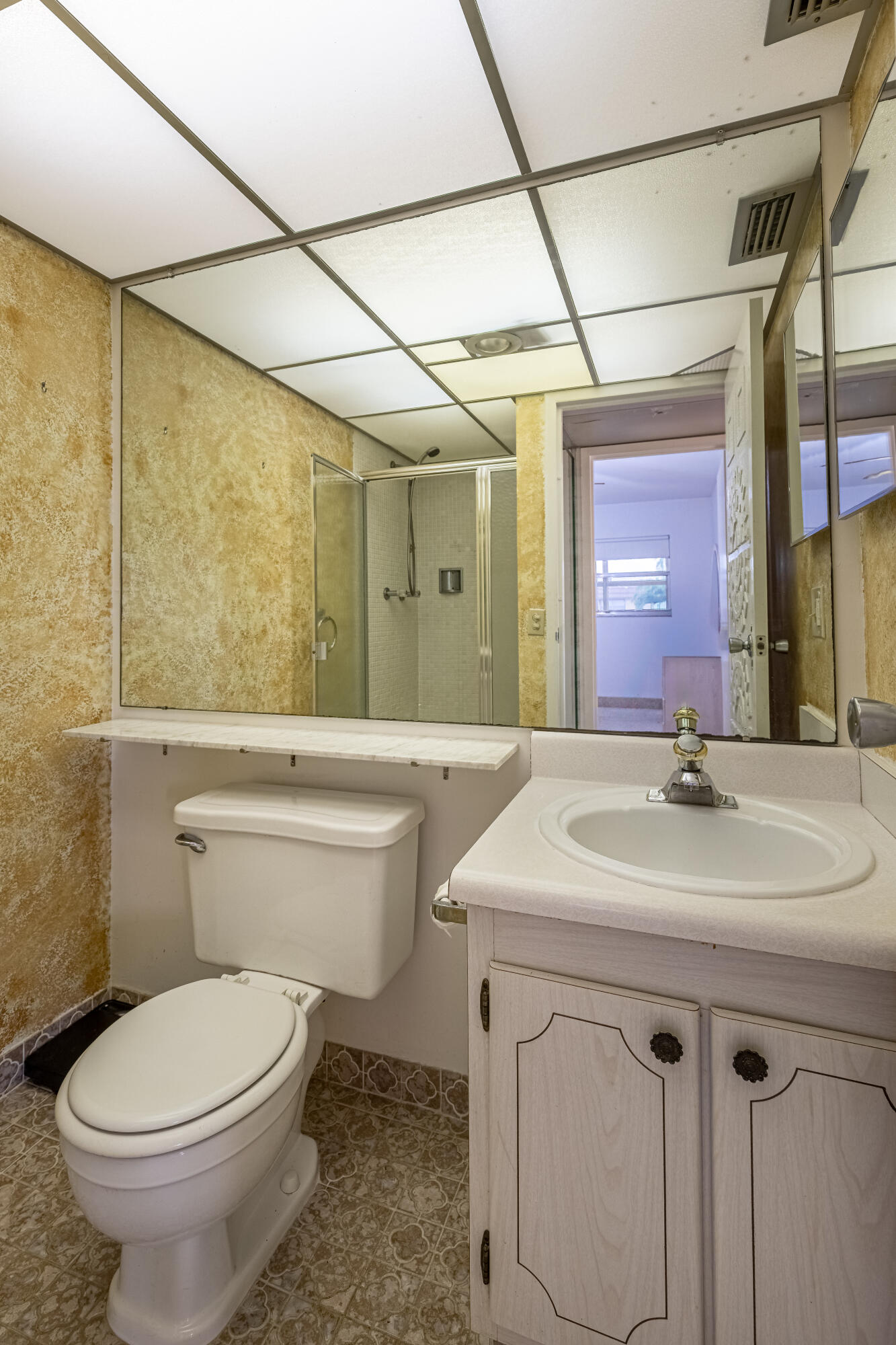 KINGS POINT SAXONY CONDOS - Residential