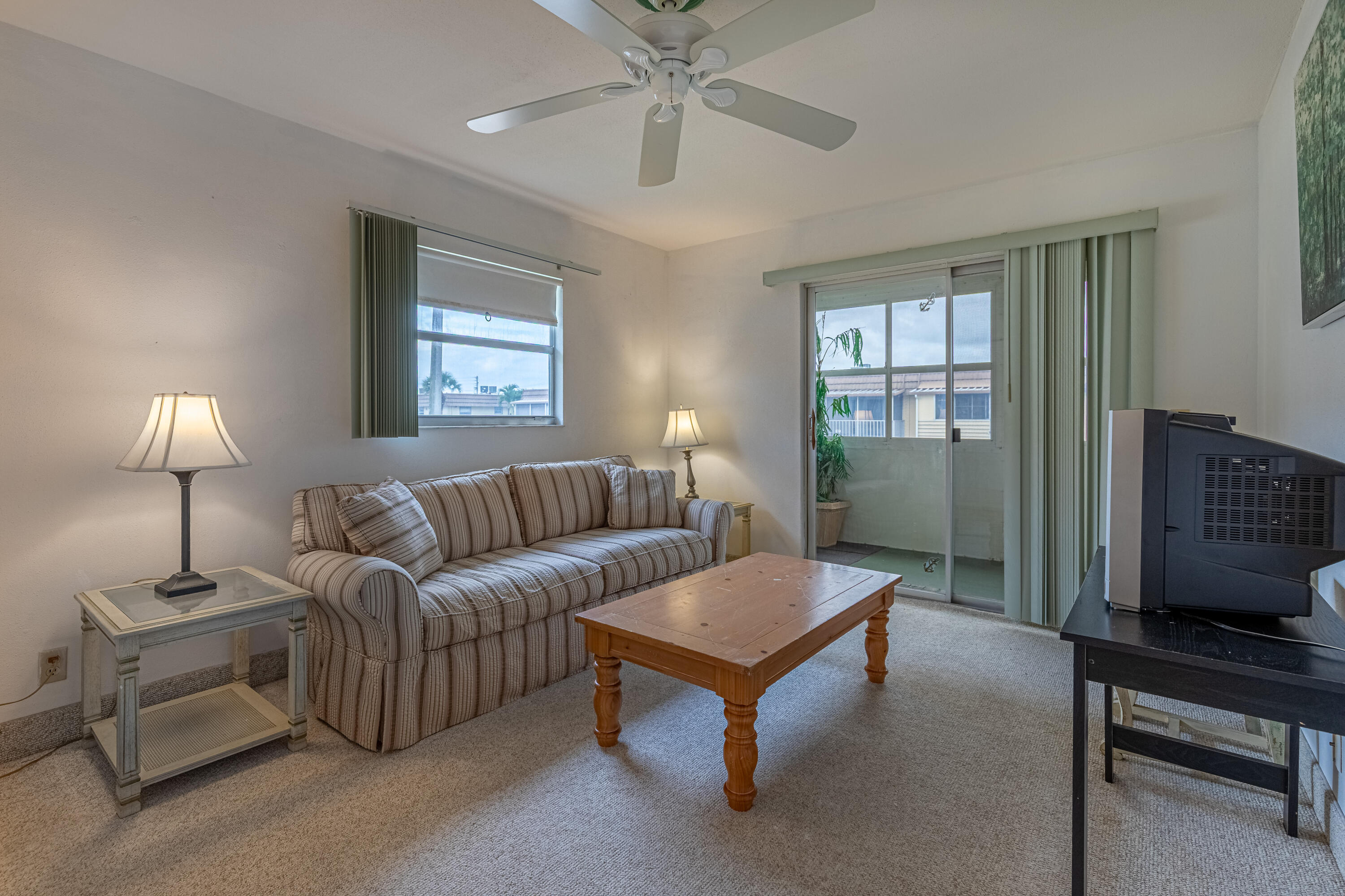 KINGS POINT SAXONY CONDOS - Residential