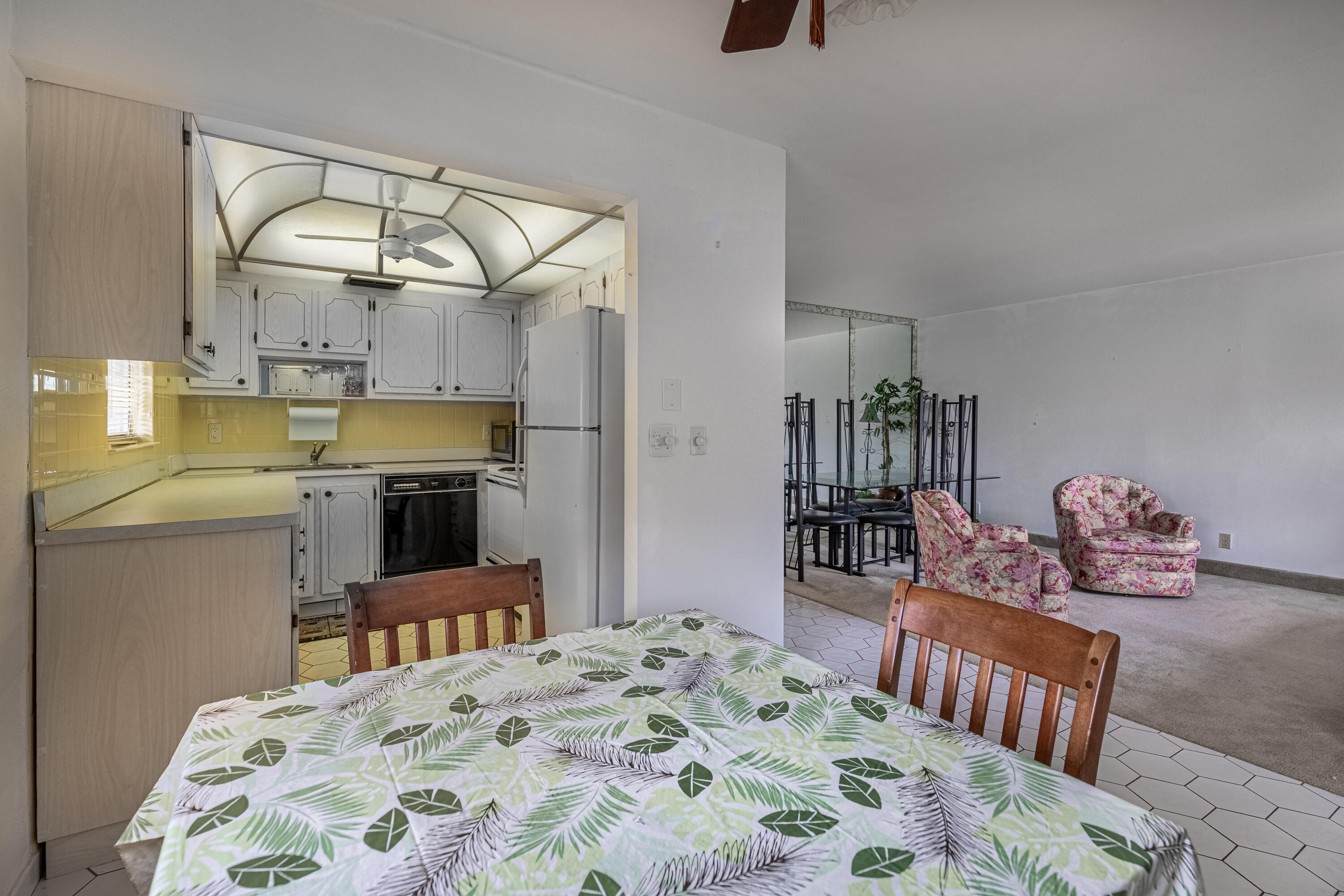 KINGS POINT SAXONY CONDOS - Residential