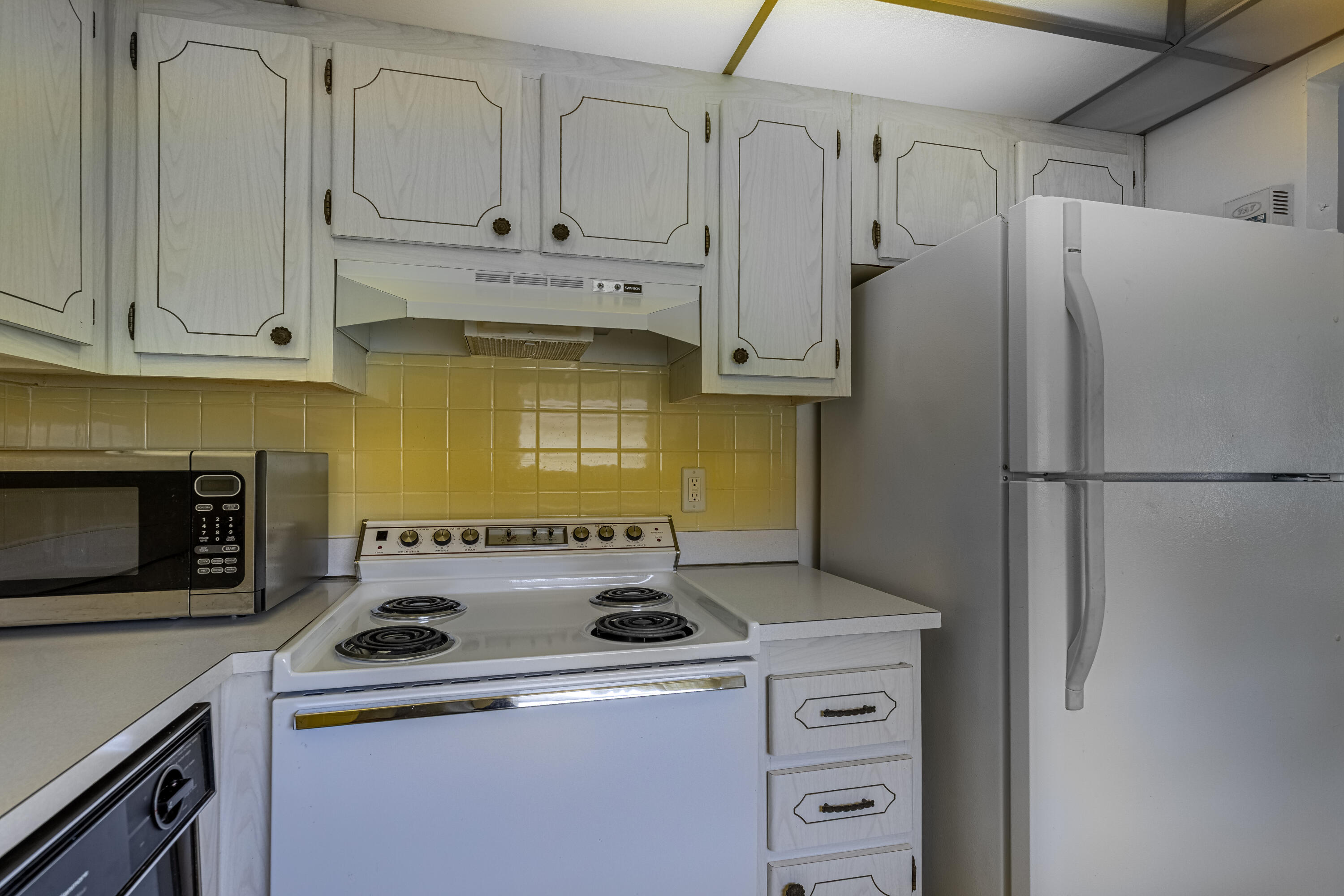 KINGS POINT SAXONY CONDOS - Residential