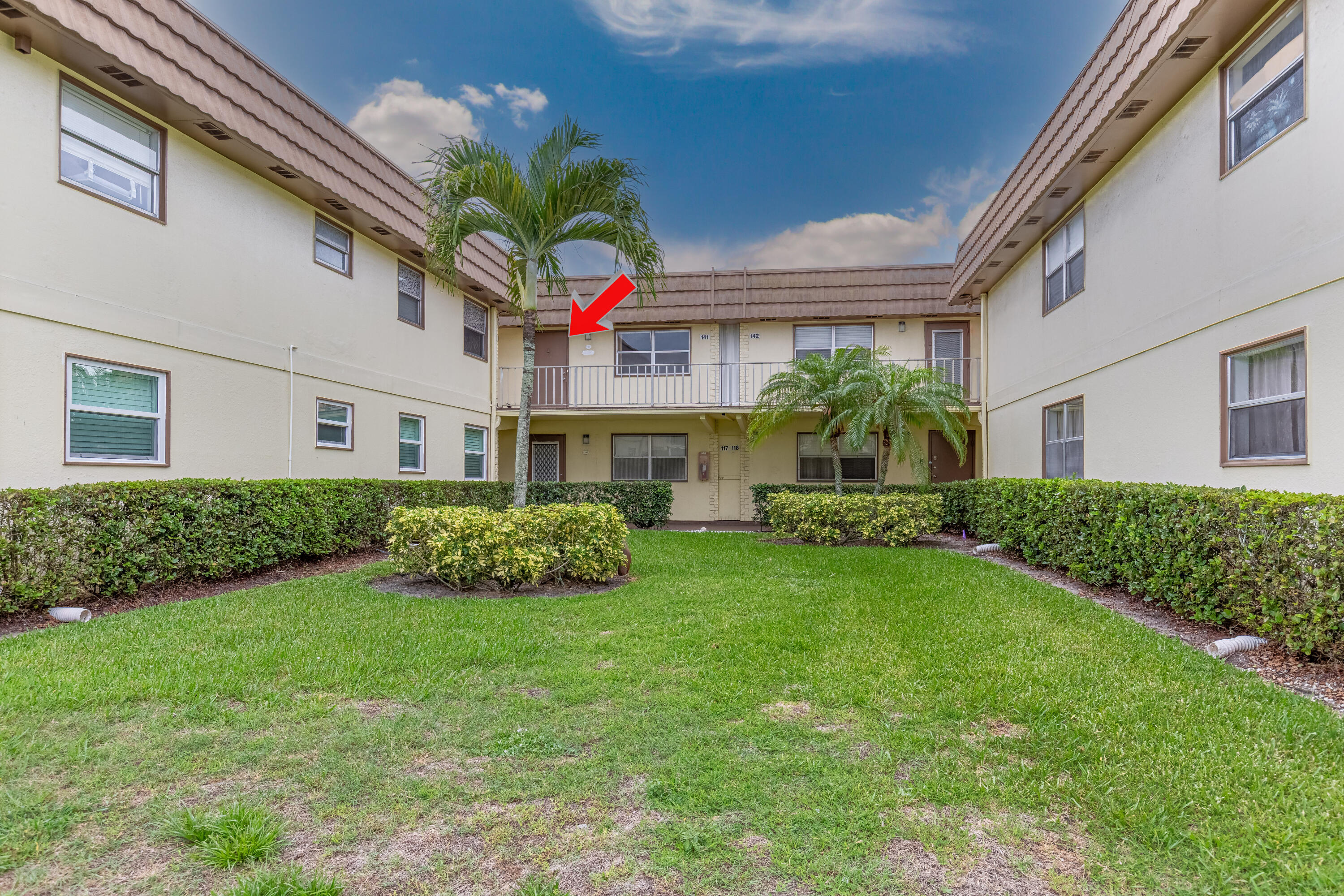 KINGS POINT SAXONY CONDOS - Residential