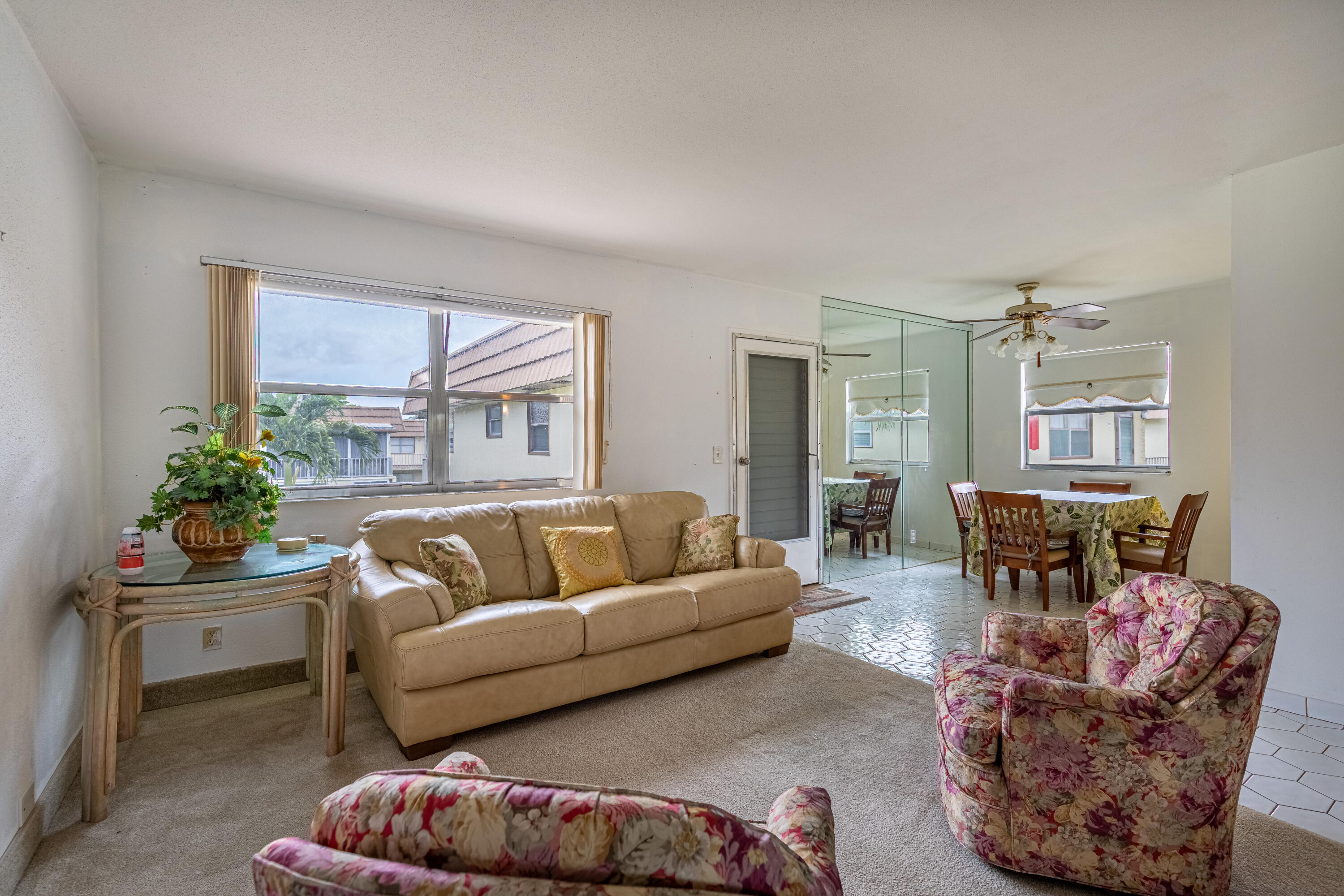 KINGS POINT SAXONY CONDOS - Residential