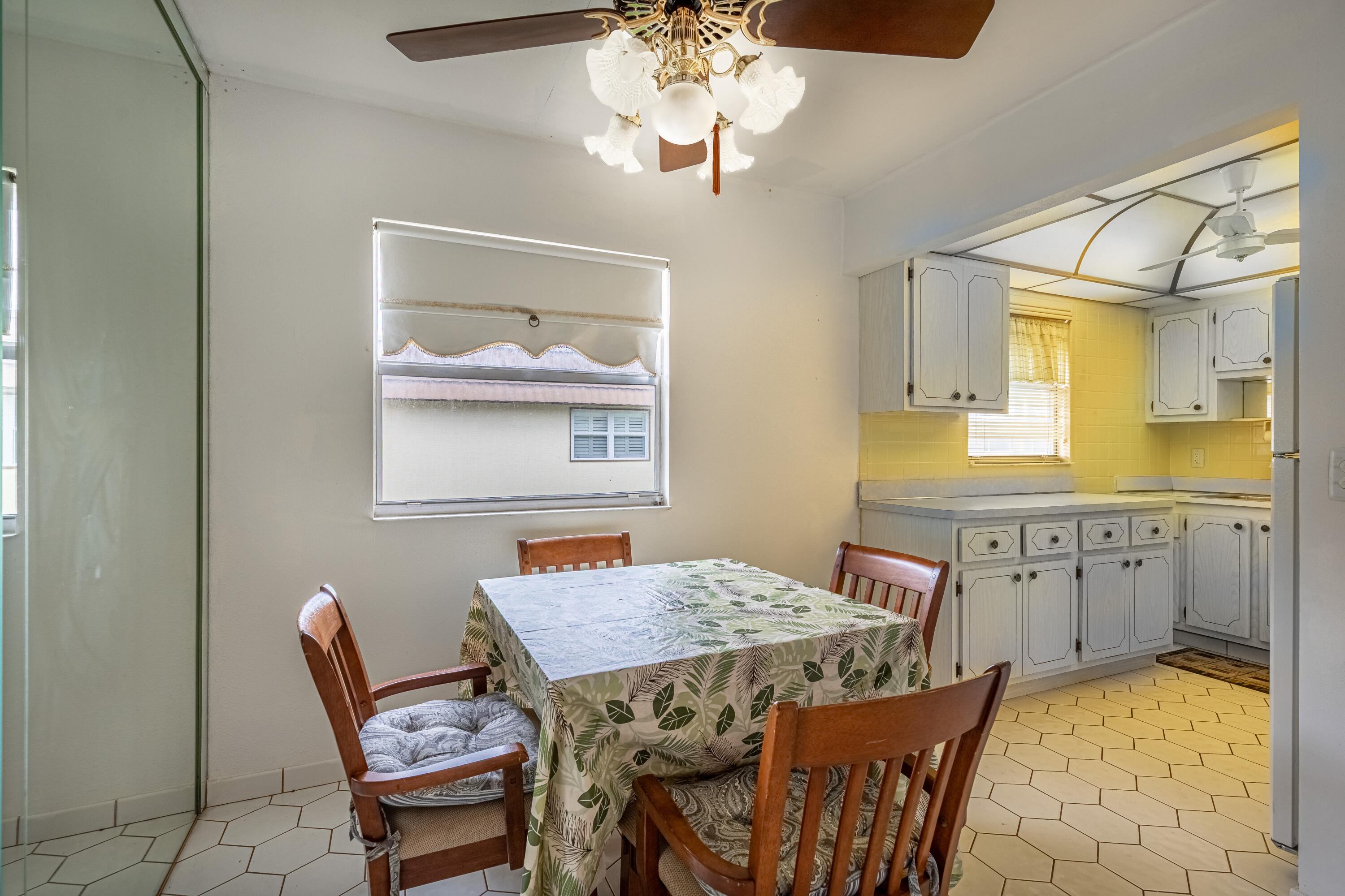 KINGS POINT SAXONY CONDOS - Residential