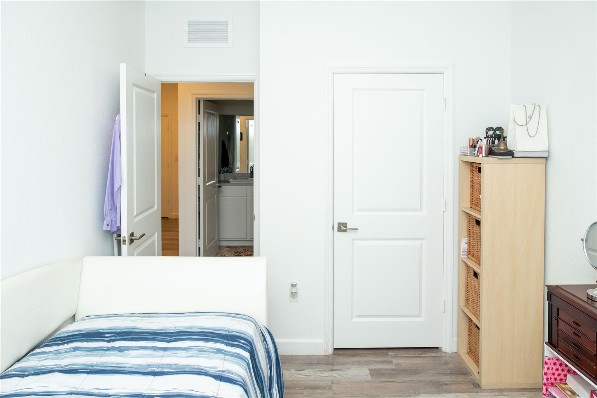 REGAL PALM SUBDIVISION - Residential Lease