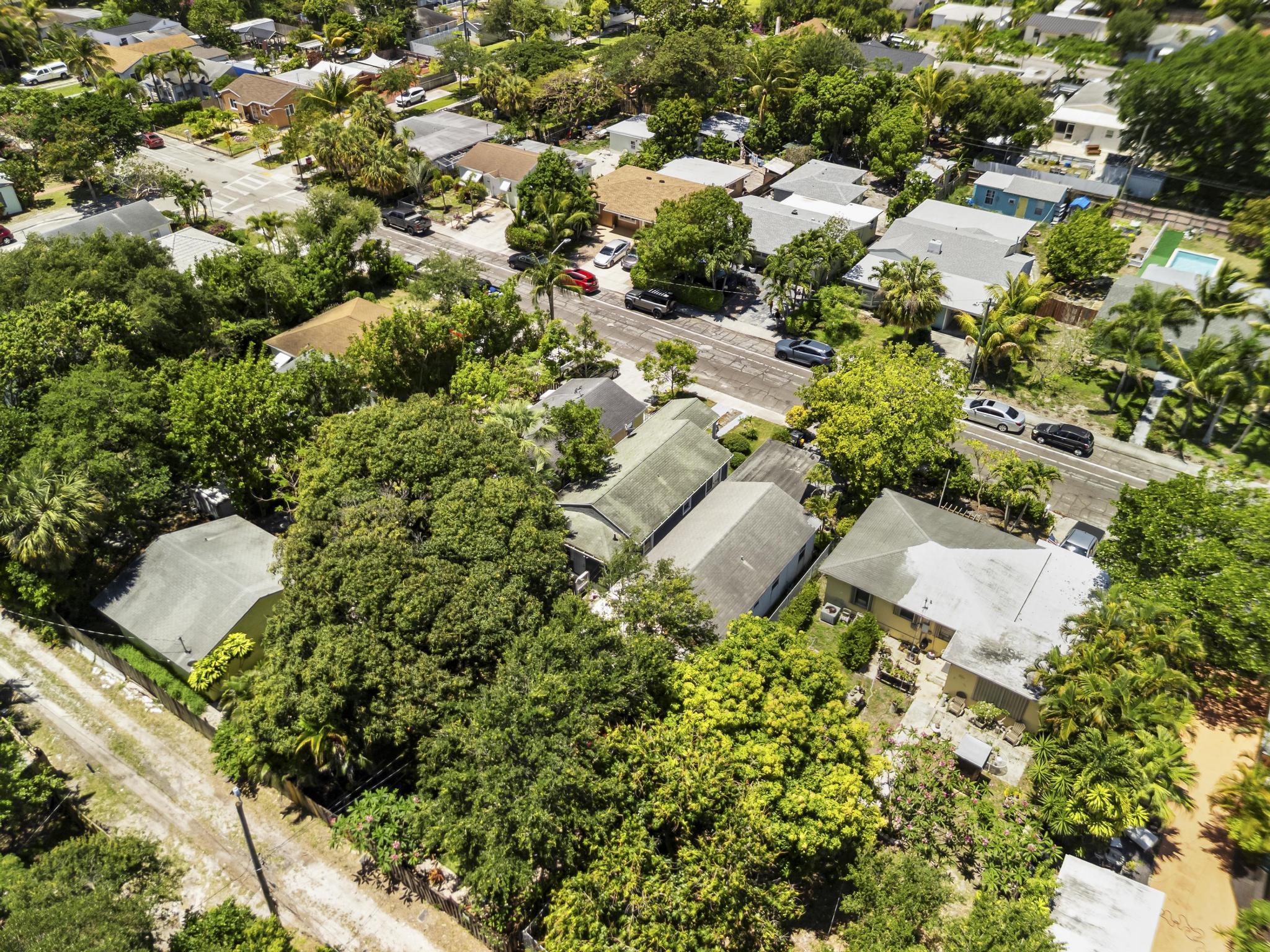 LAKE WORTH TOWN OF - Residential