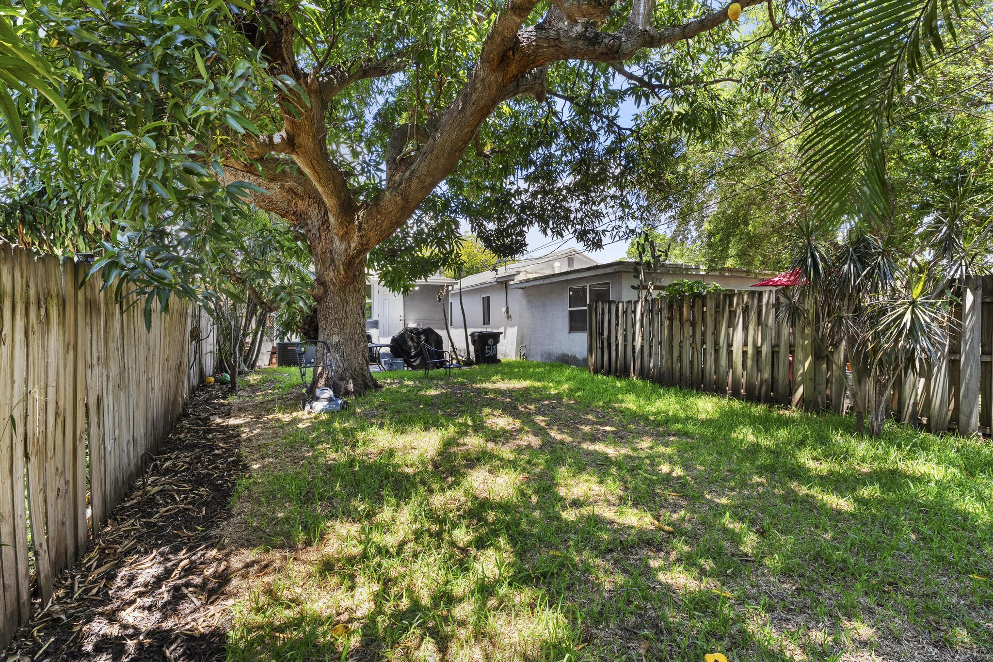 LAKE WORTH TOWN OF - Residential