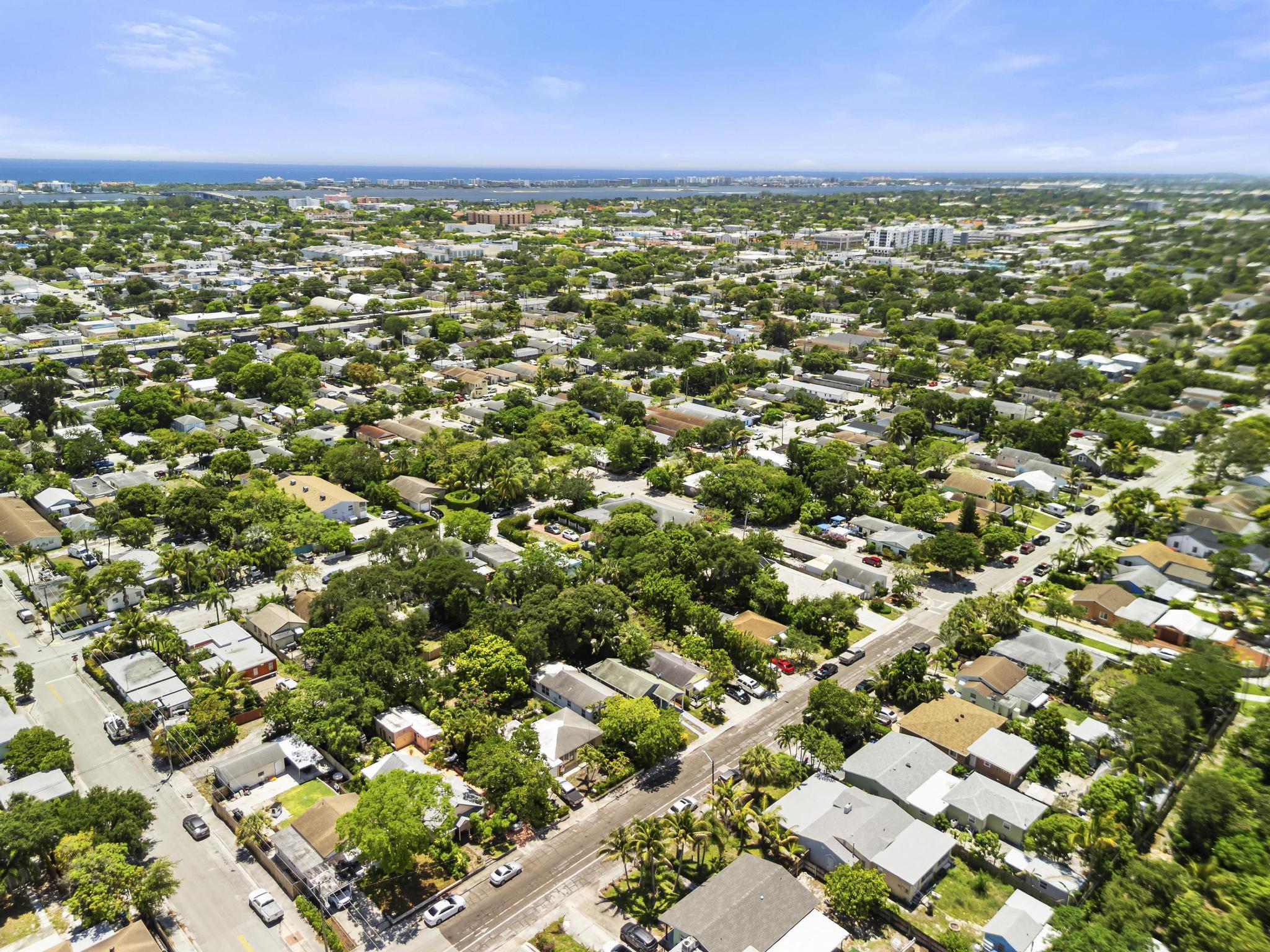 LAKE WORTH TOWN OF - Residential