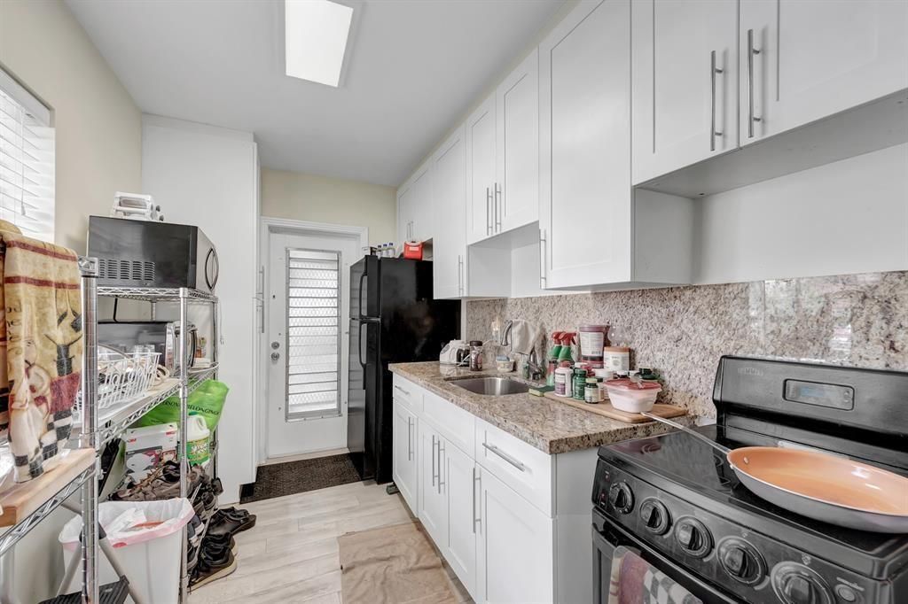 Photo of 246 W Park Drive, Fort Lauderdale, FL 33315 (MLS # F10496362)