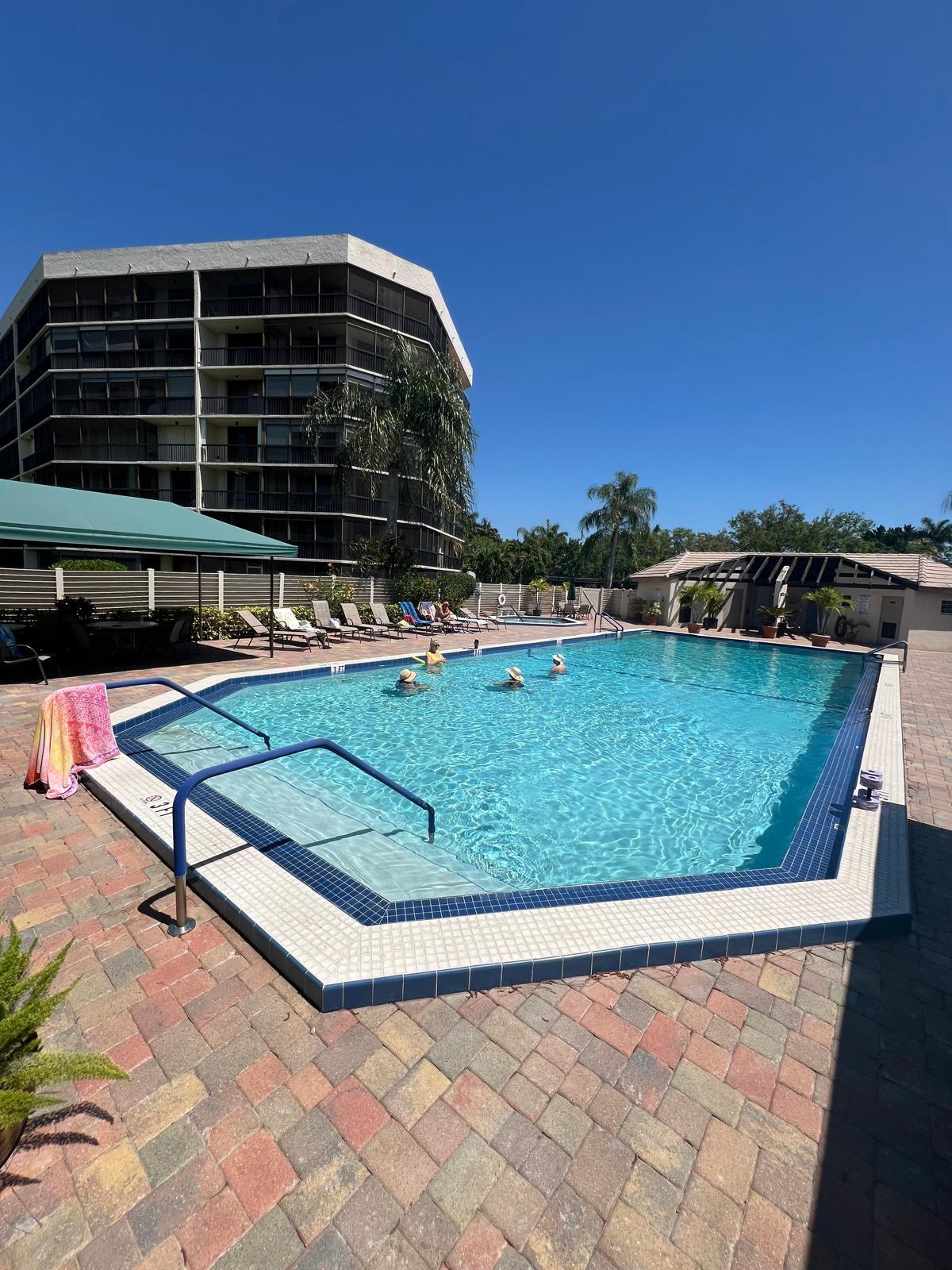 FOUNTAINS SOUTH CONDO 3A - Residential