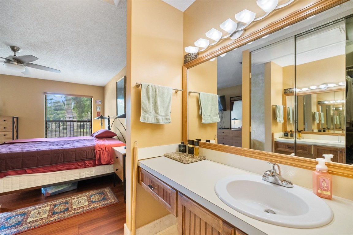 POND APPLE PLACE IV-C CON - Residential