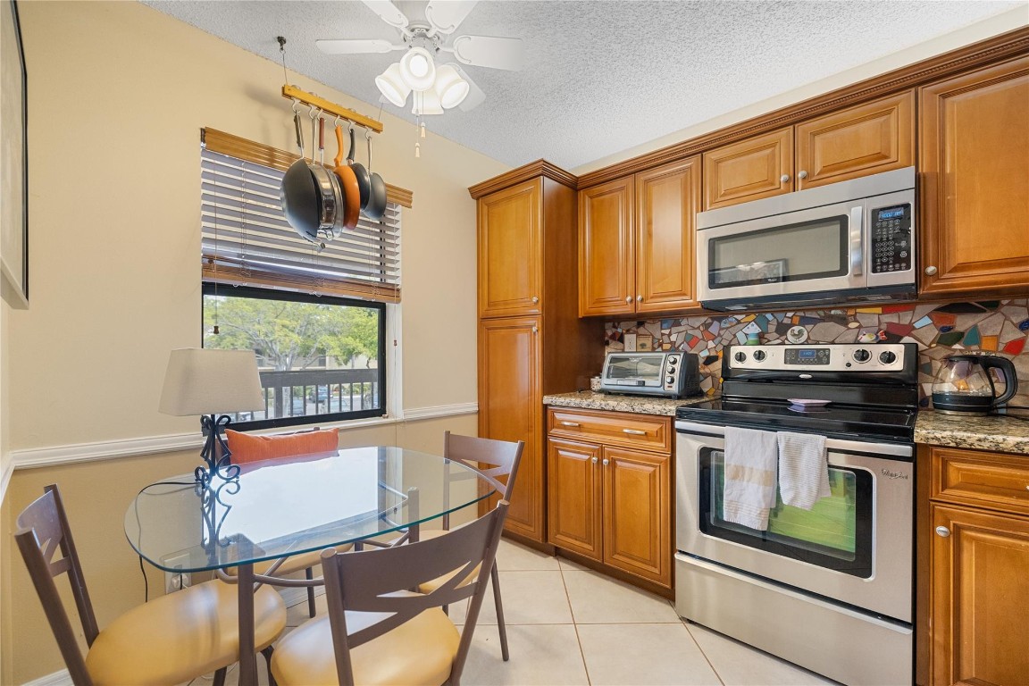 POND APPLE PLACE IV-C CON - Residential