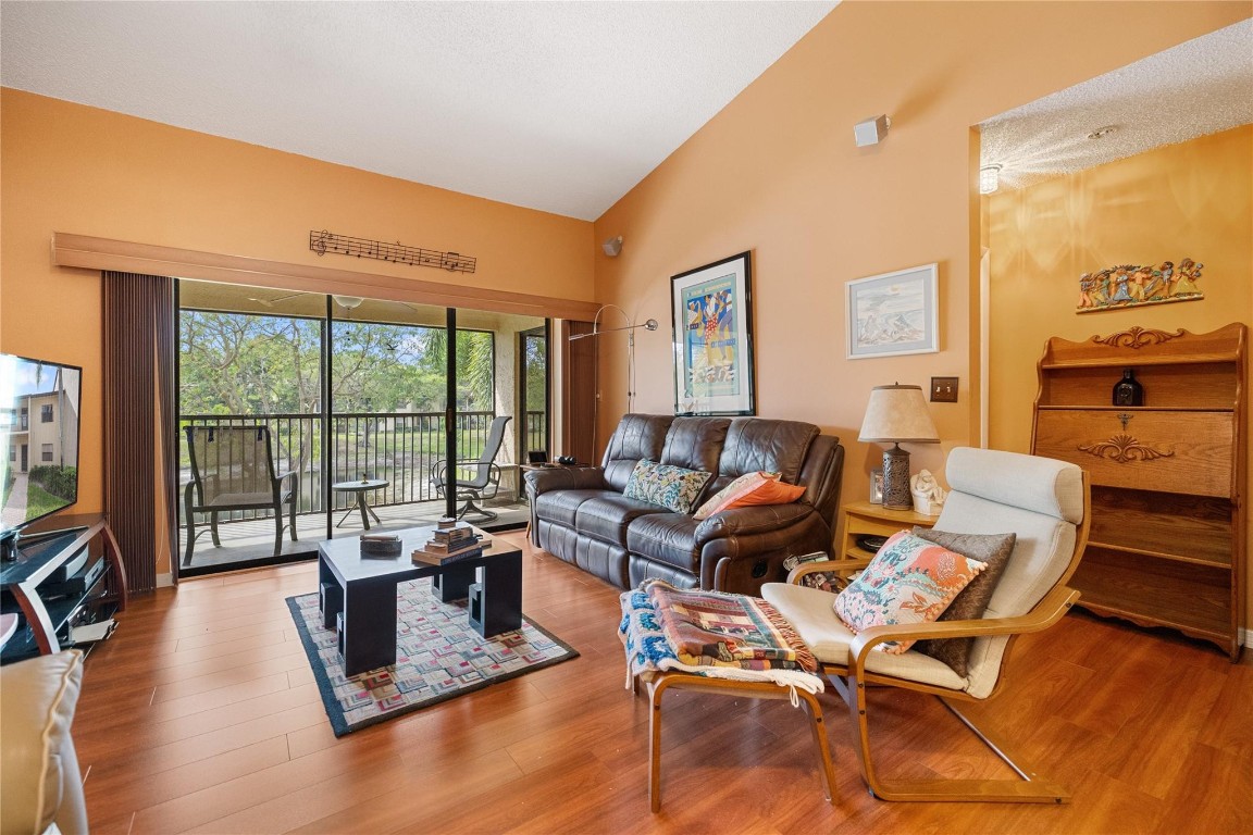 POND APPLE PLACE IV-C CON - Residential