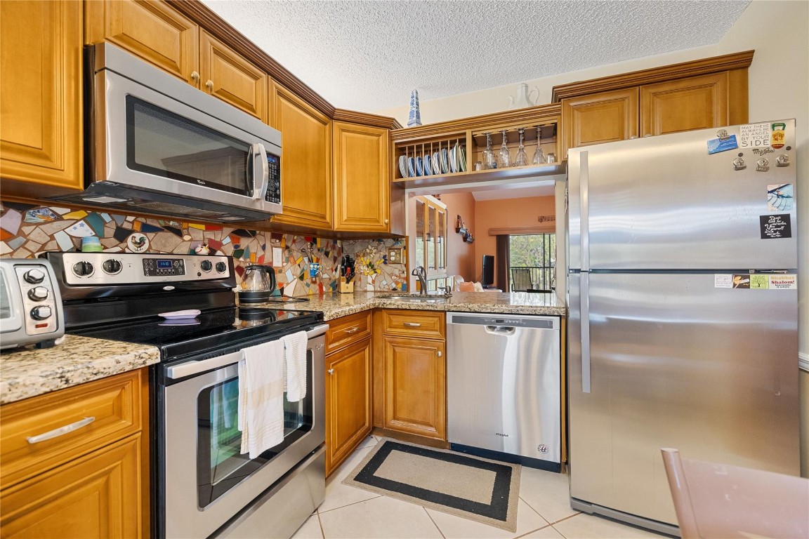 POND APPLE PLACE IV-C CON - Residential