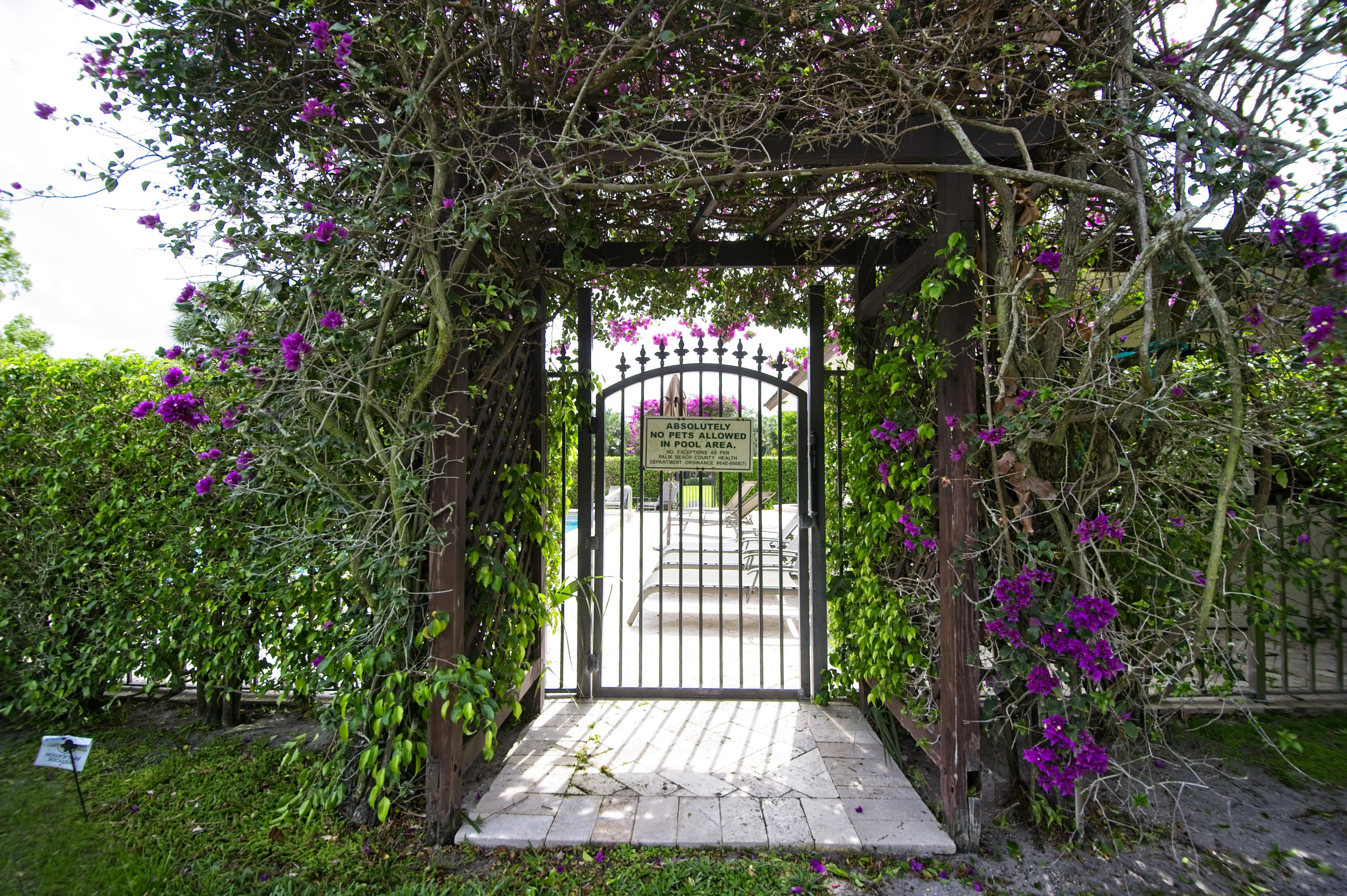 BAGATTELLE CONDO - Residential Lease