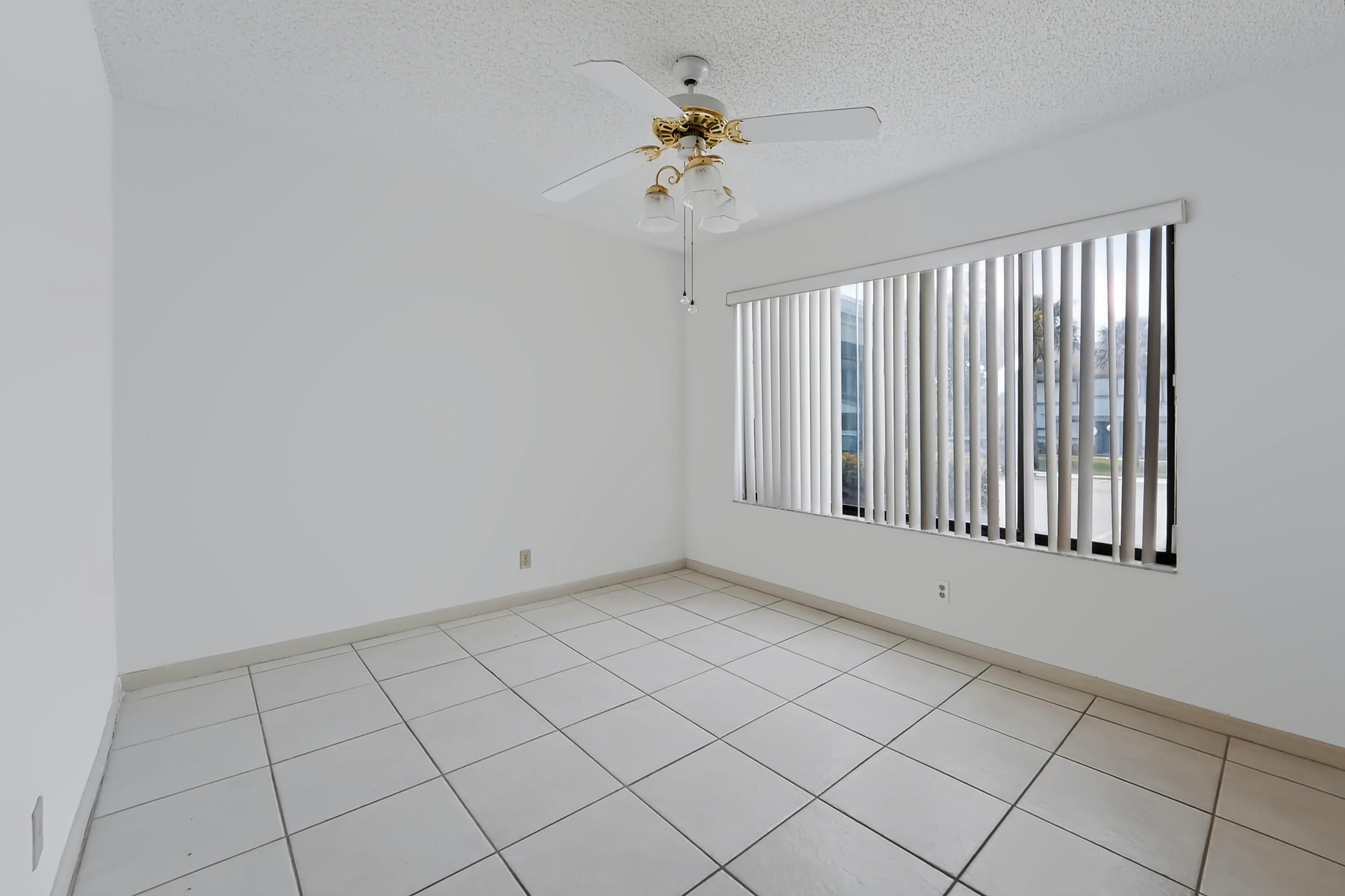 950 S KANNER HWY TH-133 Highway 133