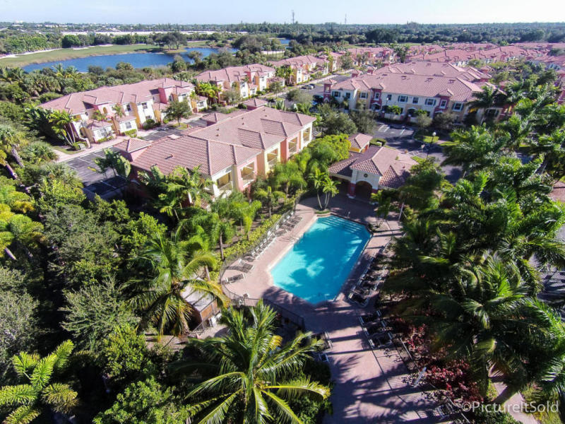 LINKS AT EMERALD DUNES CONDO - Residential