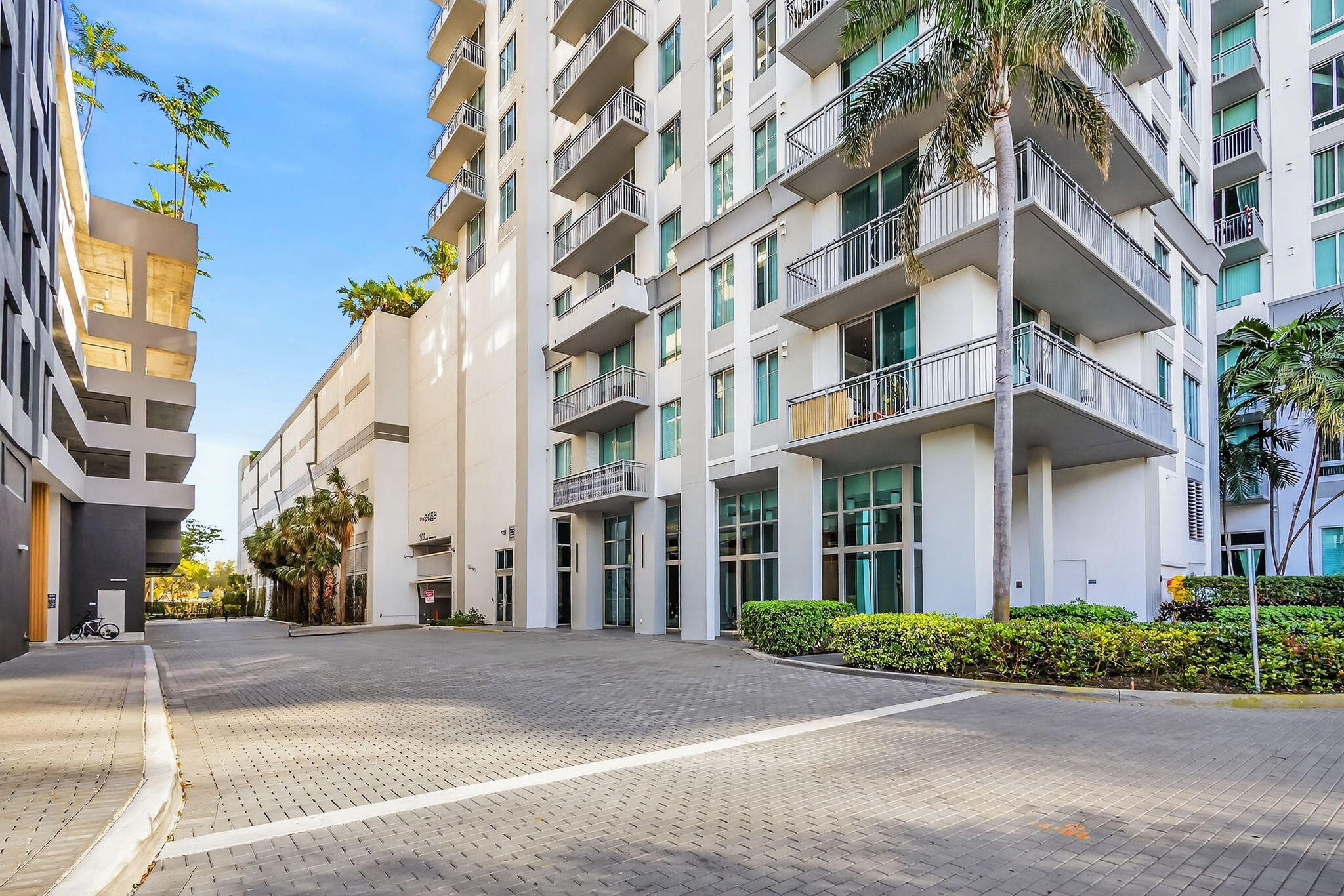 EDGE CONDO - Residential