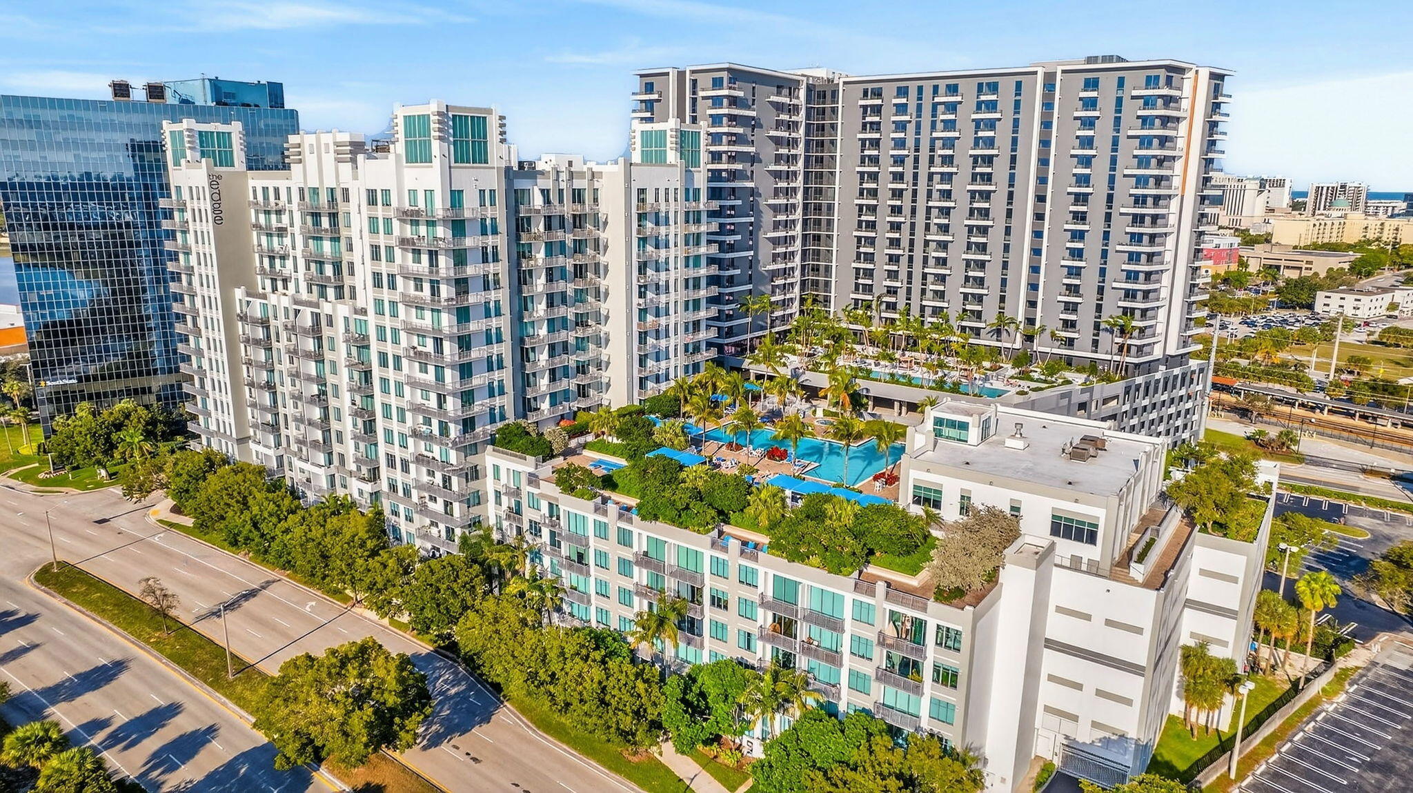 EDGE CONDO - Residential