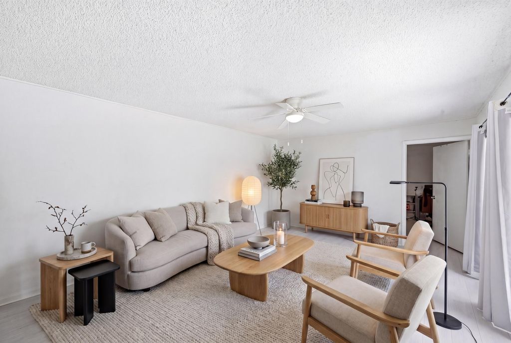 Photo of 1519 15th Terrace, Palm Beach Gardens, FL 33418 (MLS # B26028111)
