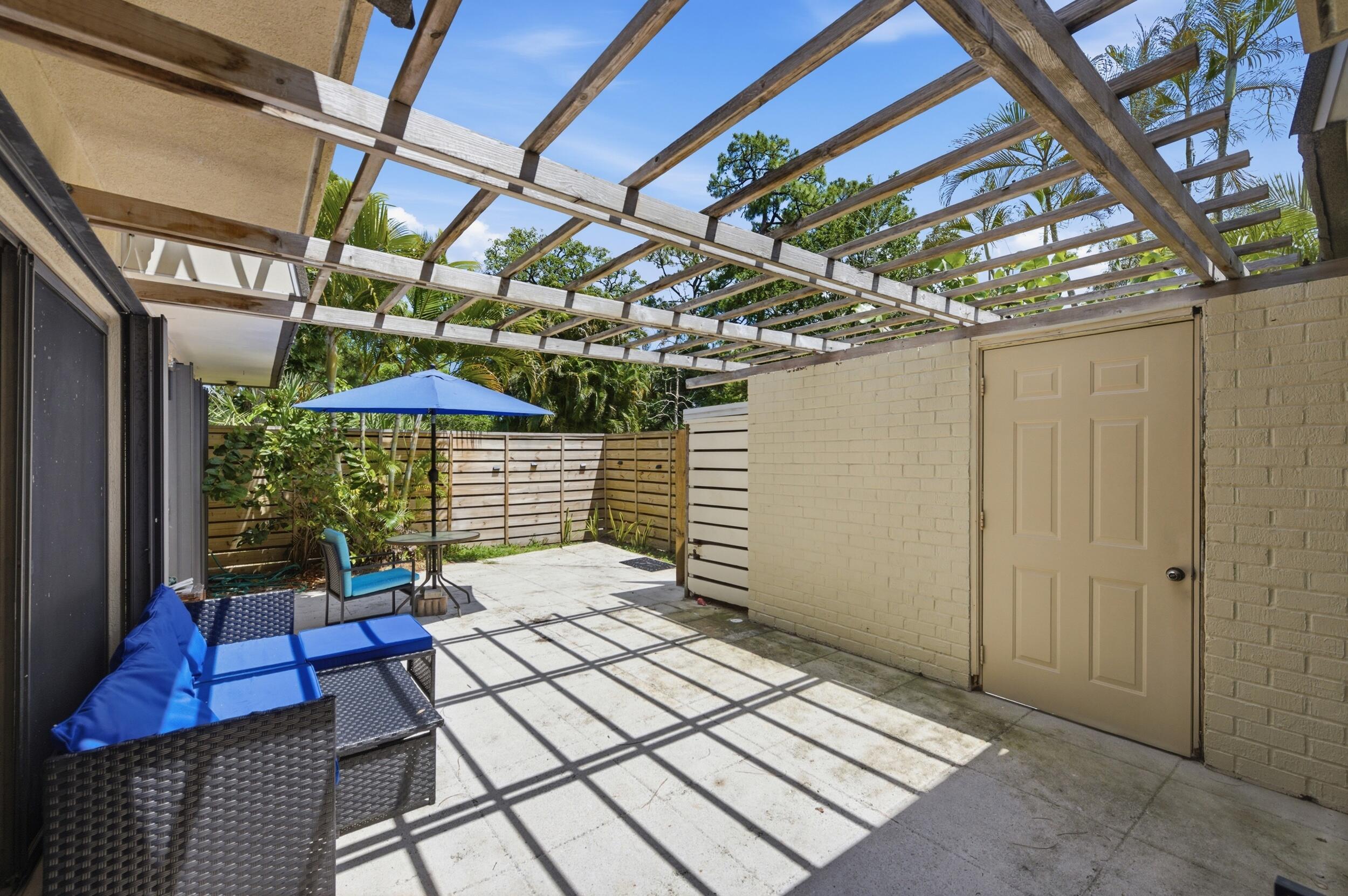GLENWOOD TWNHS - Residential